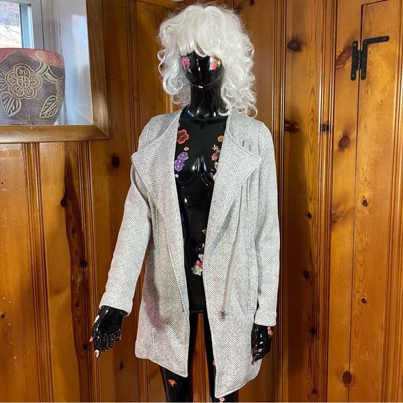 Banana Republic Factory Jackets & Blazers - Banana Republic Lightweight Fleece Herringbone Gray & White Long Jacket - NWT